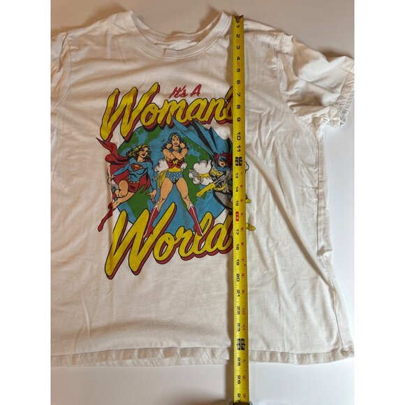 Justice League Womens Graphic Tee XXL "Its A Womans World" Superheroes - Picture 6 of 7